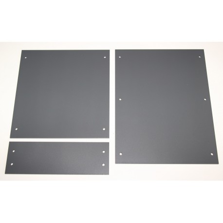 B737 Closing pieces for aft overhead